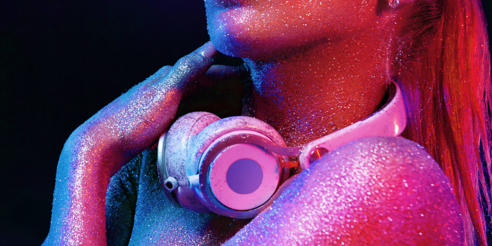 Beautyful,Girl,With,Glitter,And,Sparkles,On,Her,Face,And